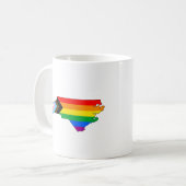 North Carolina Staatsstolz LGBTQ Progress Prix Kaffeetasse (Vorderseite Links)