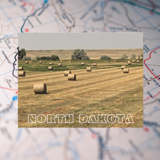 North Dakota Fields of Hay Bales Travel Postkarte