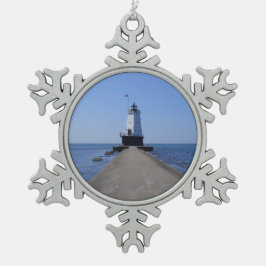 North Pierhead Lighthouse, Ludington, MI Schneeflocken Zinn-Ornament
