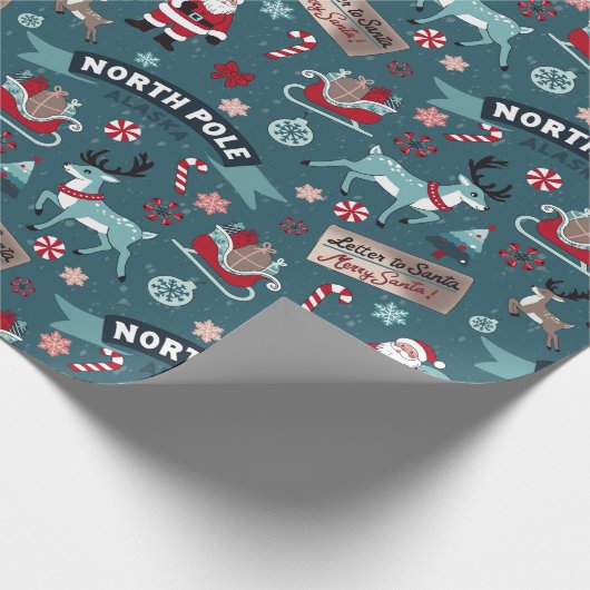 North Pole Santa Pattern — Festliche Weihnachten Geschenkpapier (Ecke)