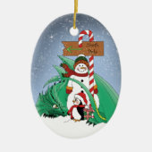 North Pole Snowman Dragon Penguin Weihnachten Keramik Ornament (Vorne)