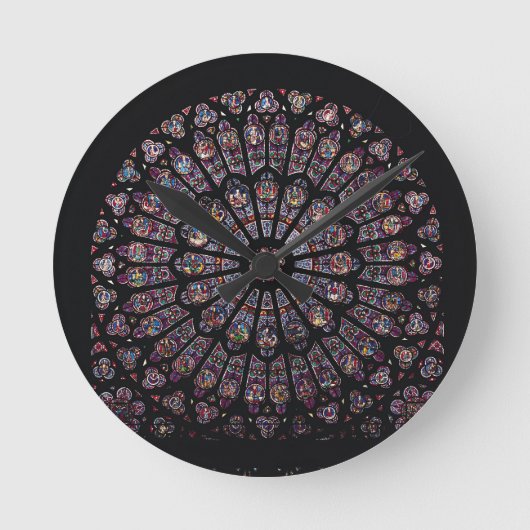 North transept rose window depicting the Virgin an Runde Wanduhr (Vorderseite)