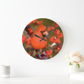 Northern Cardinal in Common Winterberry Große Wanduhr (Zuhause)