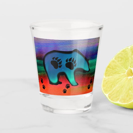 Northern Lights Spirit Bear Schnapsglas (Vorderseite)