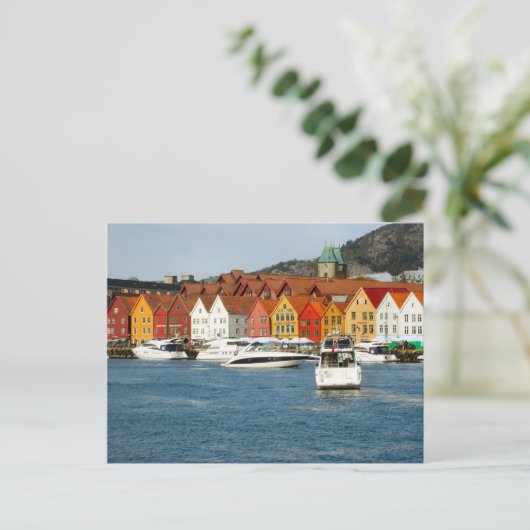 Norwegen, bemalte Häuser am Wasser Postkarte (Stehend Vorderseite)