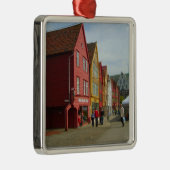 Norwegen, Bergen, gemalte Häuser auf der Ornament Aus Metall (Rechts)