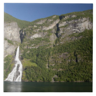 Norwegen, Geirangerfjord (UNESCO), Geiranger. Fliese