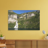 Norwegen, Geirangerfjord (UNESCO), Geiranger. Leinwanddruck (Insitu (Wohnzimmer))