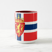 Norwegen, norwegische Flagge, mit Wappen Tasse (Zentrum)