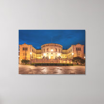 Norwegen Oslo Storting Gebäude bei Nacht