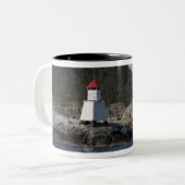 Norwegen, Stavanger. Blick entlang des Lysefjords. Zweifarbige Tasse (Vorderseite Links)