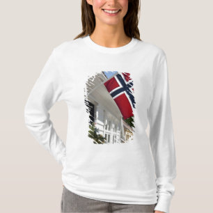 Norwegen, Stavanger. Historische Innenstadtansicht T-Shirt