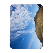 Norwegen, Svalbard, Wolken über steilen Felsen Magnet (Vertikal)