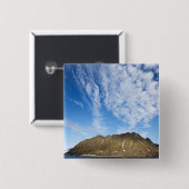 Norwegen, Svalbard, Wolken über steilen Klippen Button (Vorne & Hinten)