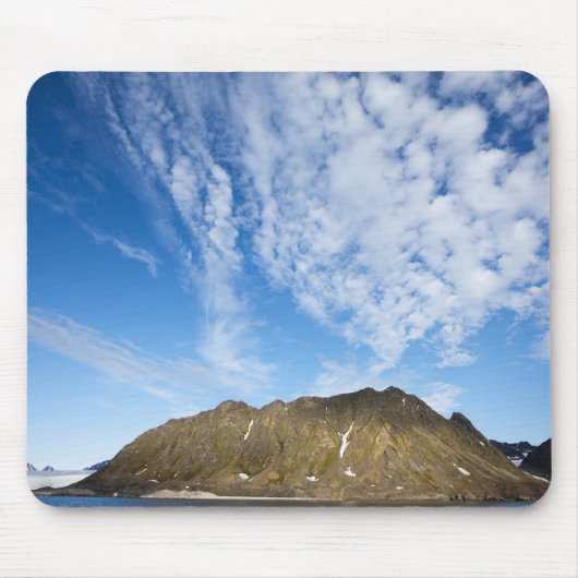 Norwegen, Svalbard, Wolken über steilen Klippen Mousepad (Vorne)