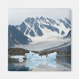 Norwegen, zurückweichender Gletscher und Eisberg Magnet