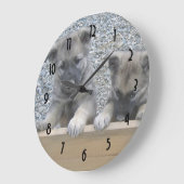 Norwegian Elkhound Puppies Große Wanduhr (Winkel)