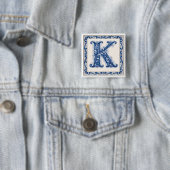 Norwegian Heritage K Monogramm - Blau Button (Beispiel)