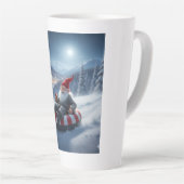 Norwegian Nisse Sledding, Latte Mug Milchtasse (Rechte Ecke)