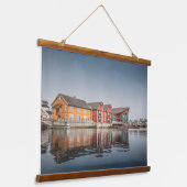 Norwegische Häuser Wandteppich Mit Holzrahmen (Gewinkelt)