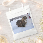 Norwegische Waldkatze im Schnee Geschenktütchen (Ausgeschnitten)