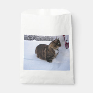 Norwegische Waldkatze im Schnee Geschenktütchen
