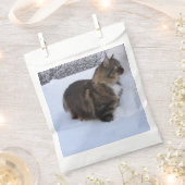 Norwegische Waldkatze im Schnee Geschenktütchen (Ausgeschnitten)