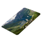 Norwegischer Blick auf Geiranger aus Flydalsjuvet Magnet (Linke Seite)