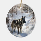 Norwegischer Elkhound lassen es Weihnachten schnei Keramik Ornament (Links)