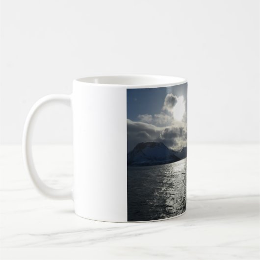 Norwegischer Fjord im Winter Kaffeetasse (Links)