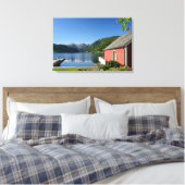 Norwegischer Fjordblick und Bootshaus Leinwanddruck (Insitu (Schlafzimmer))