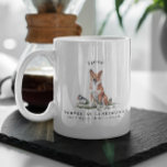 Norwegischer Lundehund-Wasserfarbhund | Monogramm Kaffeetasse<br><div class="desc">Mit dieser norwegischen Lundehund Watercolor Dog Monogram Coffee Tasse trinken Sie Ihren Kaffee mit einer Touch nordischen Charmes. Diese Tasse mit einer zarten, handbemalten Illustration des seltenen Lundehund, mit seinen einzigartigen 10 cm hohen Füßen und seiner eifrigen Haltung, feiert die Schönheit und Geschichte dieser bemerkenswerten Rasse. Personalisiert mit Monogramm und...</div>