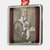 Norwegisches Mädchen auf einem Spinnrad Ornament Aus Metall (Links)