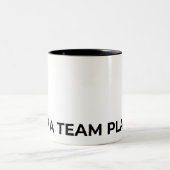 Not A Team Player Typographic Minimalist Zweifarbige Tasse (Mittel)