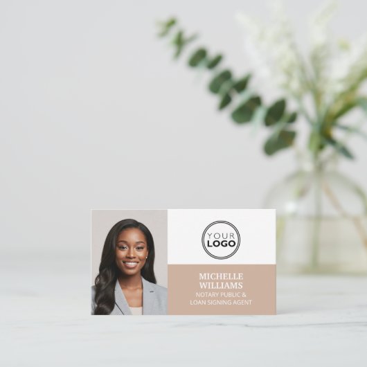 Notarsignatur Agent Foto Logo QR Code Beige Visitenkarte (Stehend Vorderseite)