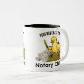 Notary Chick Yellow Feather Quill Customized Name Zweifarbige Tasse (VorderseiteRechts)
