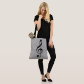 Note auf grauem Totbeutel mit Namen Tasche (Am Model)