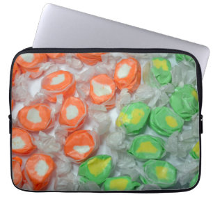 Notebook-Hülle mit weißer und orangefarbener Tüte Laptopschutzhülle