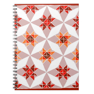 Notebook mit rotem und orangefarbenem Quiltmuster Notizblock