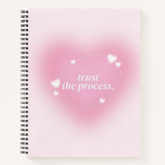 Notebook mit „Trust the Process“-Ästhetik –  Notizblock