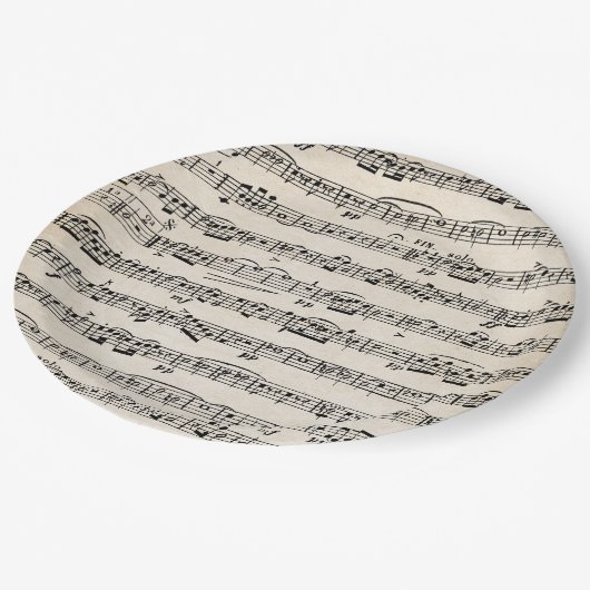 Noten auf altem Papier Pappteller (Schrägansicht)