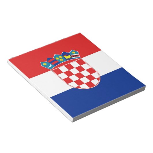 Notepad mit der Flagge Kroatiens Notizblock (angewinkelt)