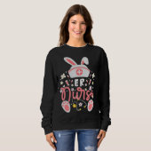 Notfall-Krankenschwester mit süßen Hasenohren-Hut Sweatshirt (Vorne ganz)