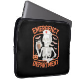 Notfallabteilung Funny Halloween Nurse Essenti Laptopschutzhülle (Vorne Rechts)