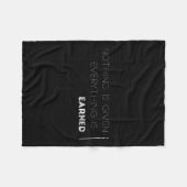 Nothing Is Given Everything Is Earned Motivational Fleecedecke (Vorderseite (Horizontal))