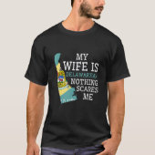 Nothing Scares Me My Wife Is Delawarean Husband De T-Shirt (Vorderseite)
