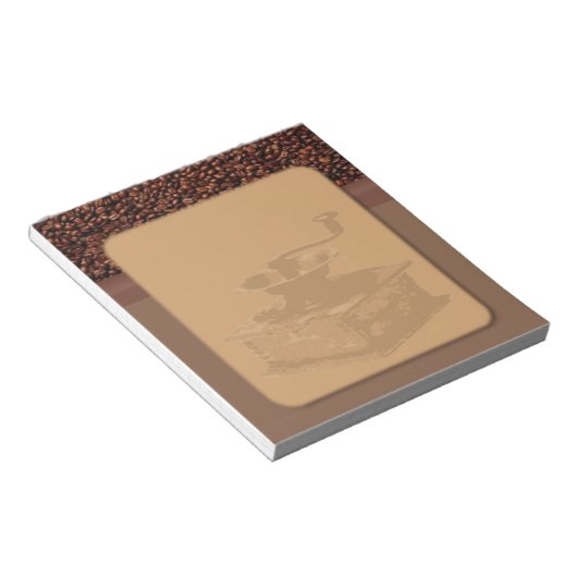 Notizblock mit geröstetem Kaffee (angewinkelt)