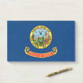 Notizen unter der Flagge von Idaho, USA (Auf Schreibtisch)