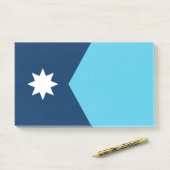 Notizen unter der Flagge von Minnesota, USA (Auf Schreibtisch)