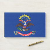 Notizen unter der Flagge von North Dakota, USA (Auf Schreibtisch)